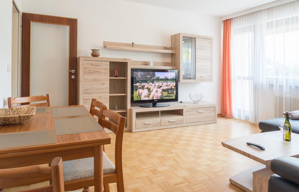 Apartment Seeblick Zell am See Room photo