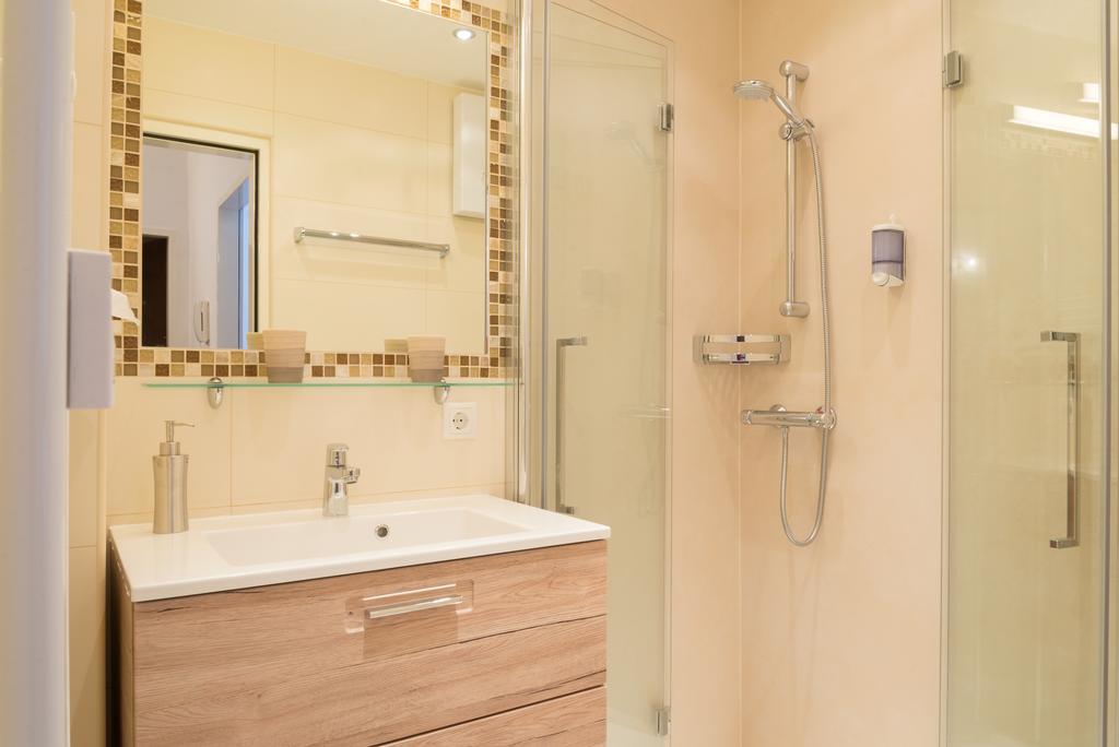 Apartment Seeblick Zell am See Room photo